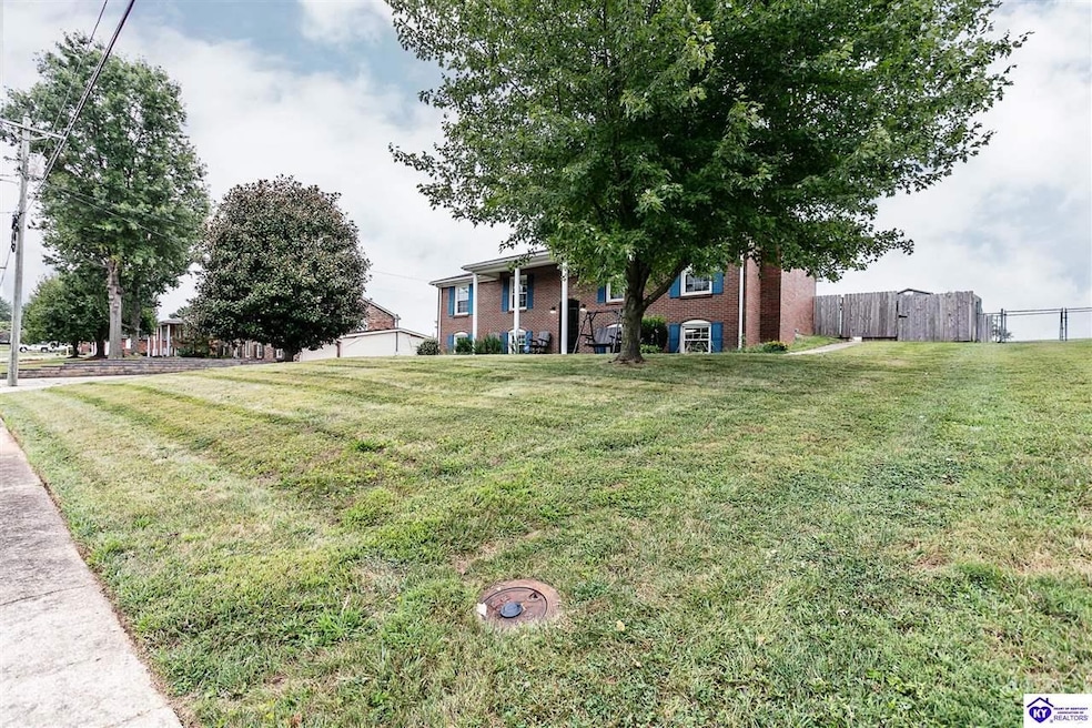 705 Bon Aire Dr, Elizabethtown, KY 42701 - photo 1