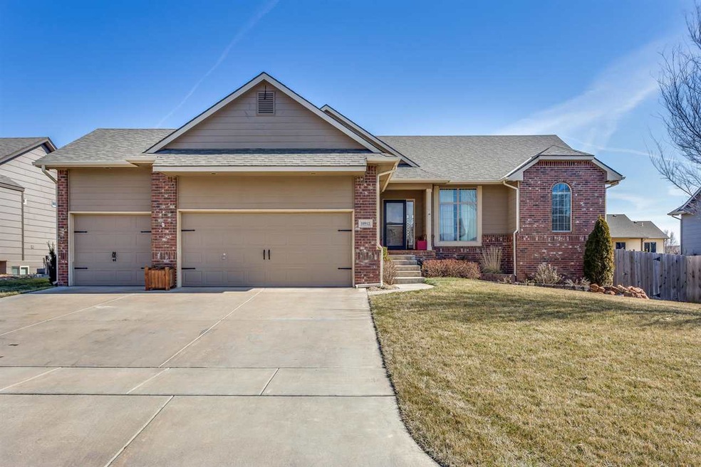 10912 W Hampton Lakes Ct, Maize, KS 67101 - photo 1