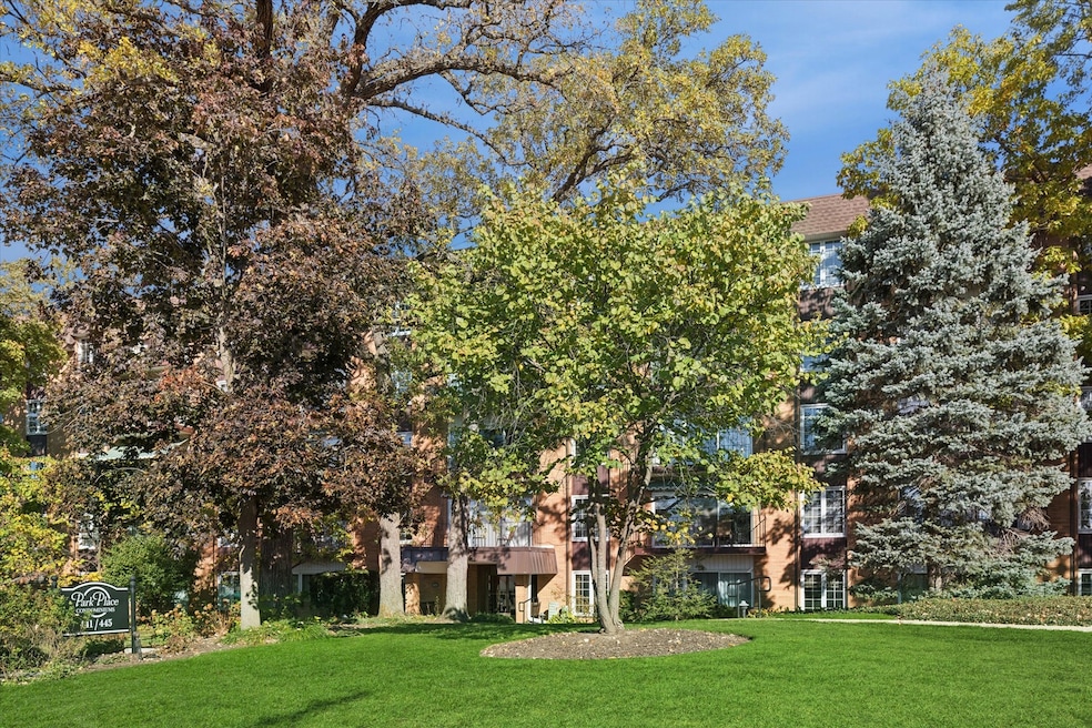 441 N Park Blvd unit 2J, Glen Ellyn, IL 60137 - photo 1