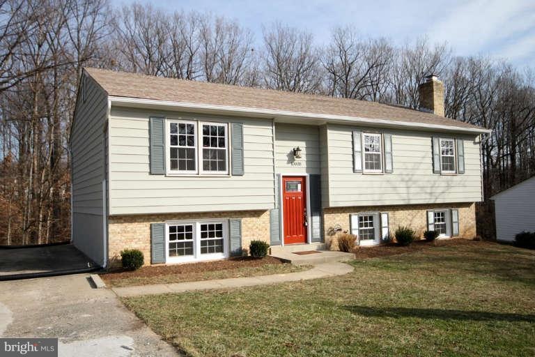 10008 Cotton Farm Rd, Fairfax, VA 22032 - photo 1