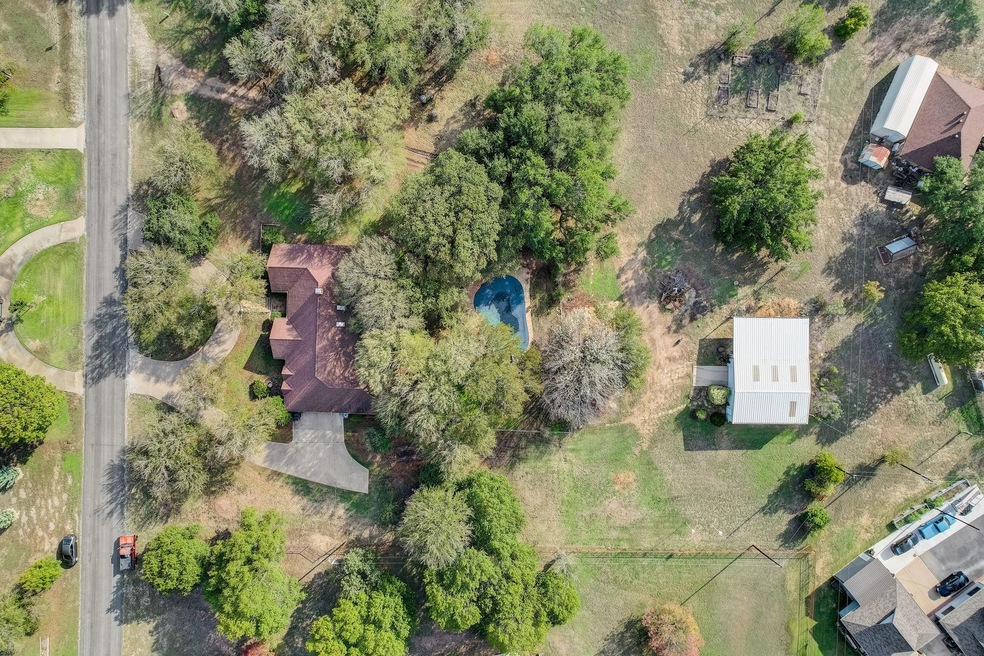 121 Westridge Trail, Weatherford, TX 76087 - photo 1