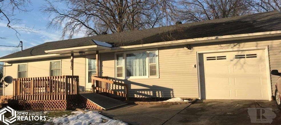 615 E Clay St, Osceola, IA 50213 - photo 1