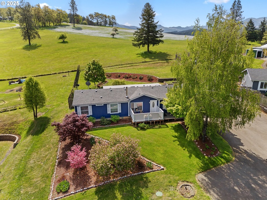 491 Grandview St, Glide, OR 97443 - photo 1