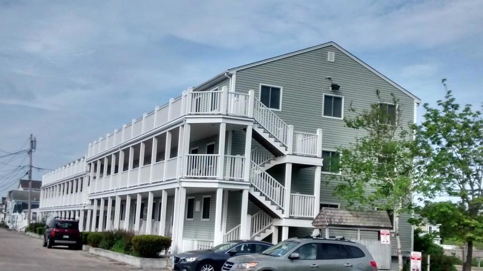 189 E Grand Ave unit 109, Old Orchard Beach, ME 04064 - photo 1