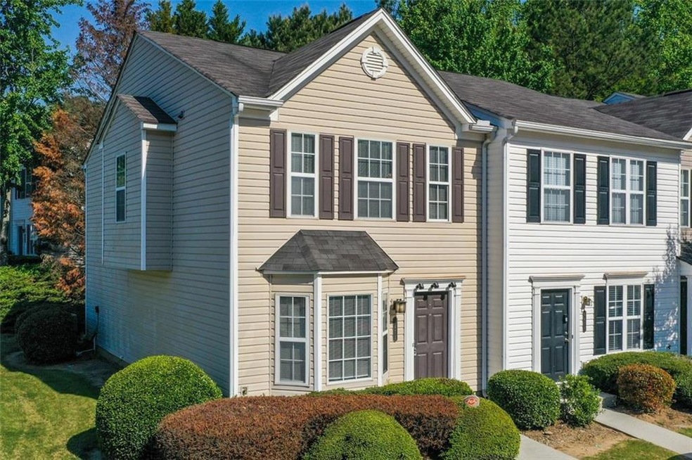 Immaculate 3 Bedroom, End Unit, to call home.