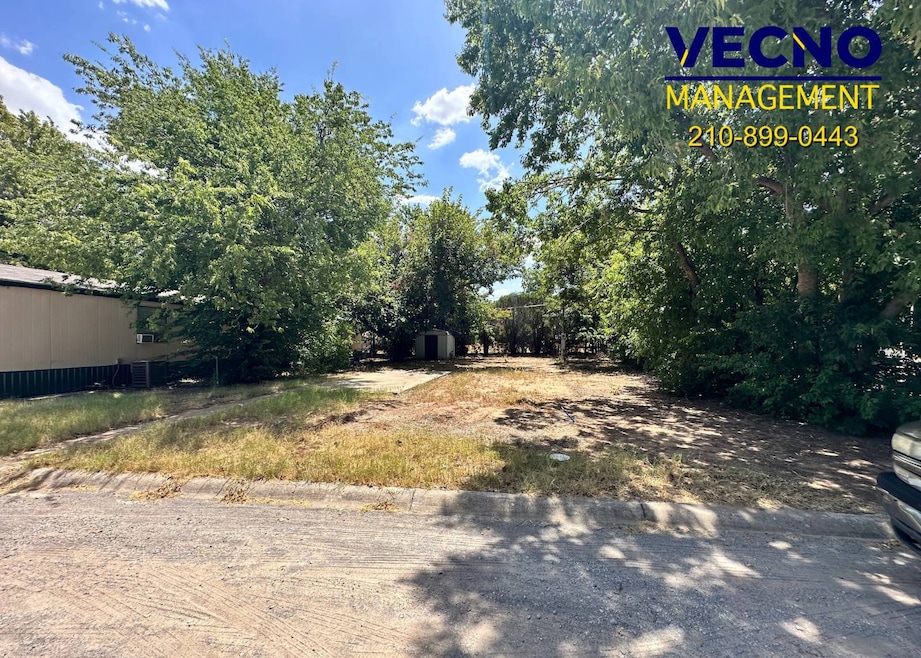 201 S Preston Rd unit 26, Burkburnett, TX 76354 - photo 1