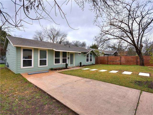 Spacious Front Yard
