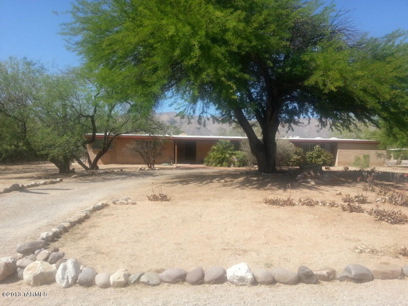 Front of House with circular drive