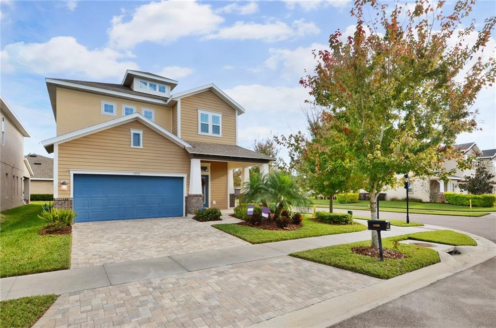 Corner Lot/Overlooking a Park!