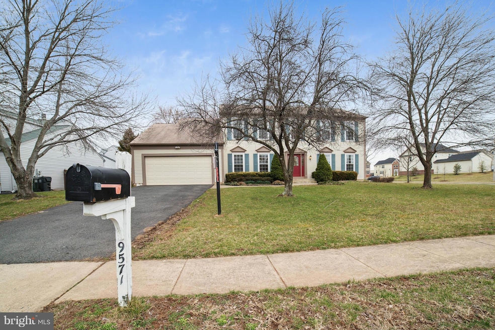 9571 Oakenshaw Dr, Manassas, VA 20110 - photo 1