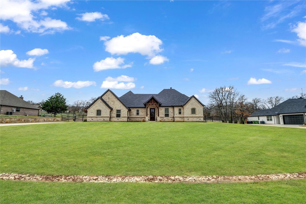 605 Shady Pond Ln, Azle, TX 76020 - photo 1