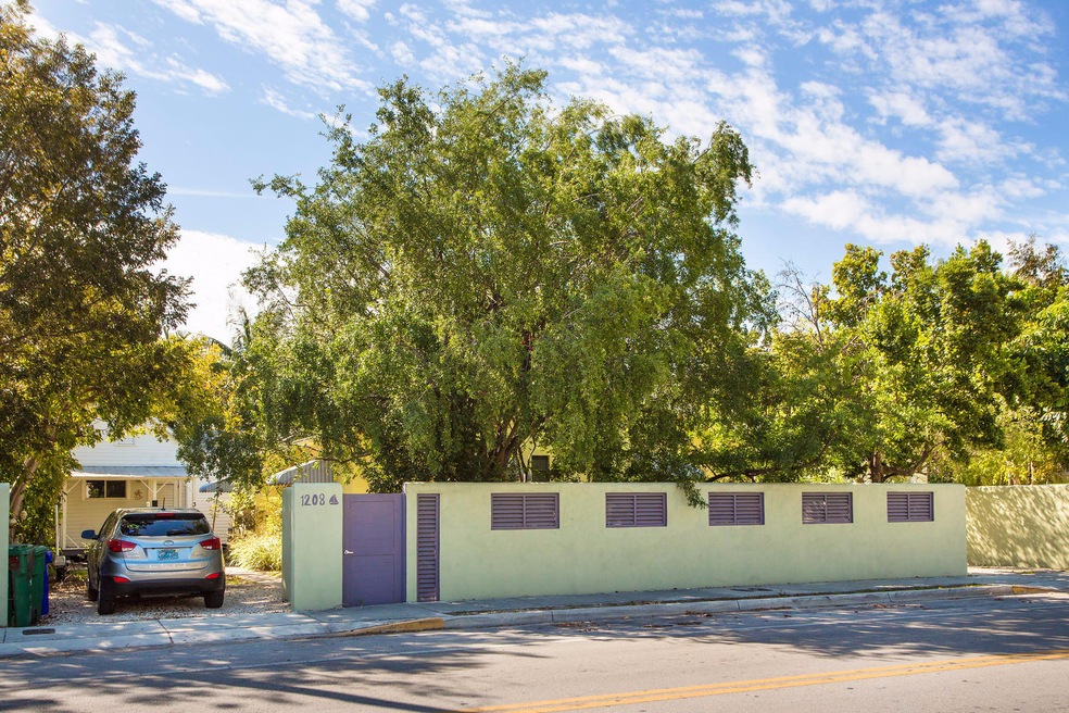 1208 Flagler Ave Key West FL-large-001-1