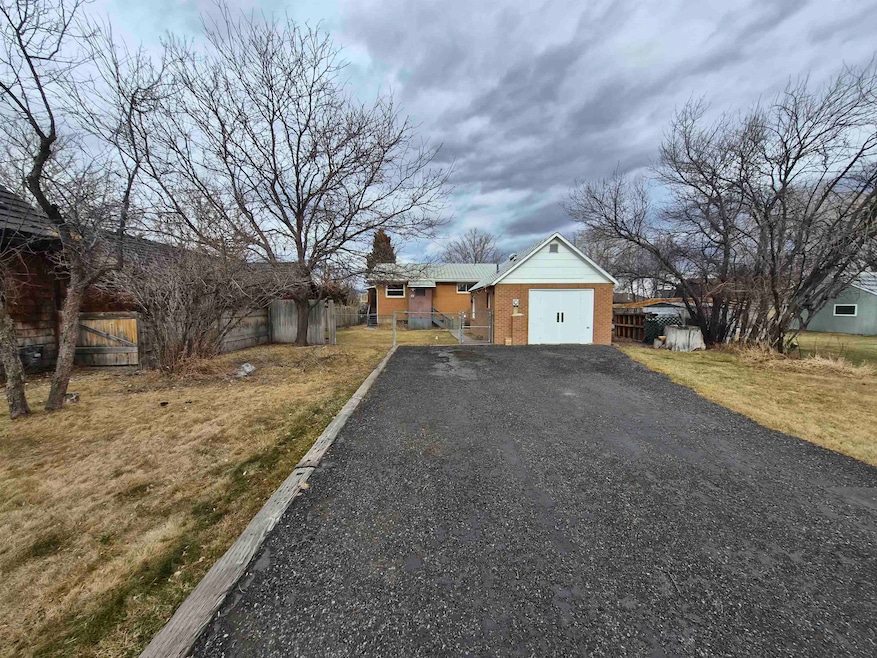 1007 View Ave, Cody, WY 82414 - photo 1