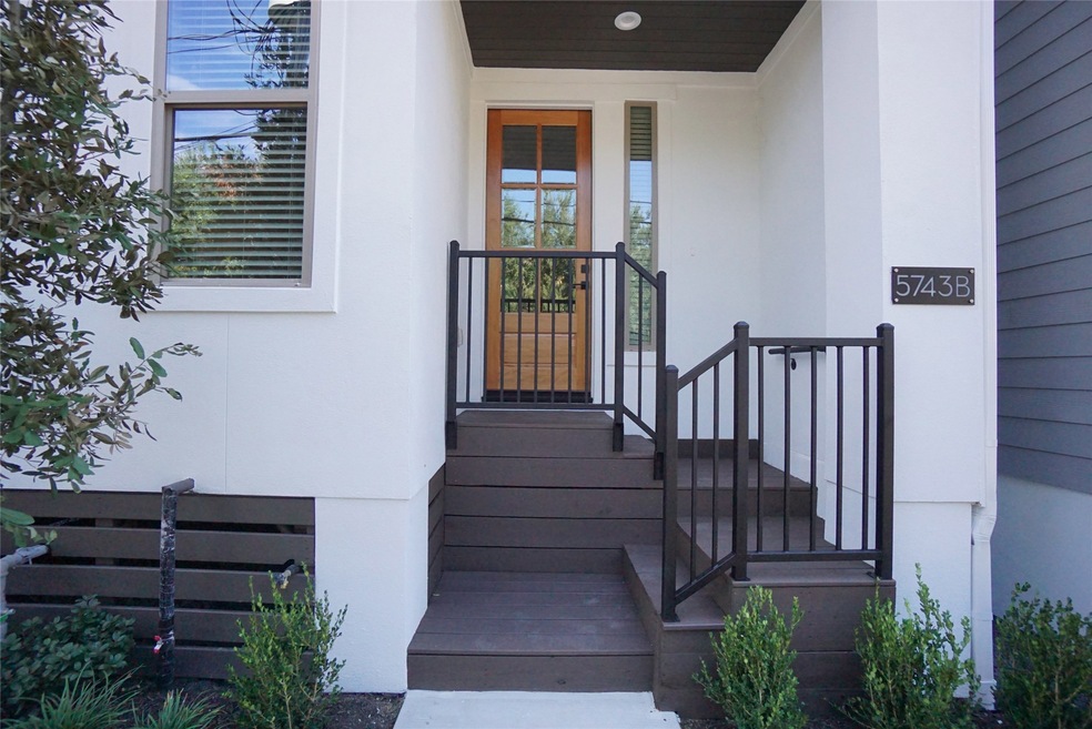 Welcome to Kiam Estates in Cottage Grove. Stunning