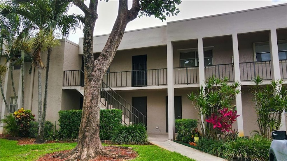 8503 Old Country Manor unit 322, Davie, FL 33328 - photo 1