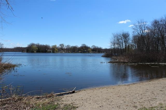 PRIVATE ALL SPORTS HORSESHOE LAKE