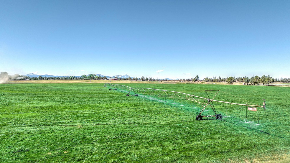 23700 Dodds Rd, Bend, OR 97702 - photo 1