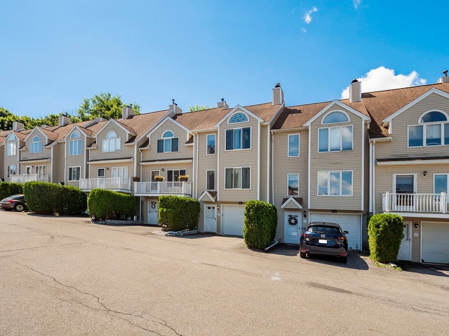 Hovey Square unit 35, Dracut, MA 01826 - photo 1