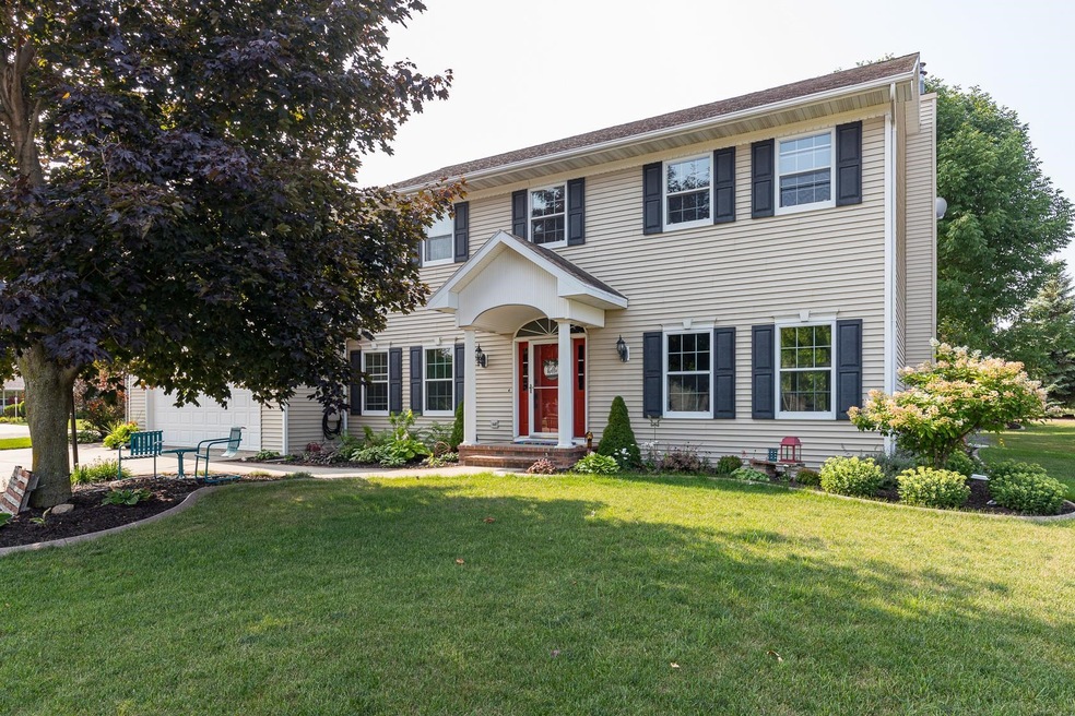 W6021 Zinnia Dr, Appleton, WI 54915 - photo 1