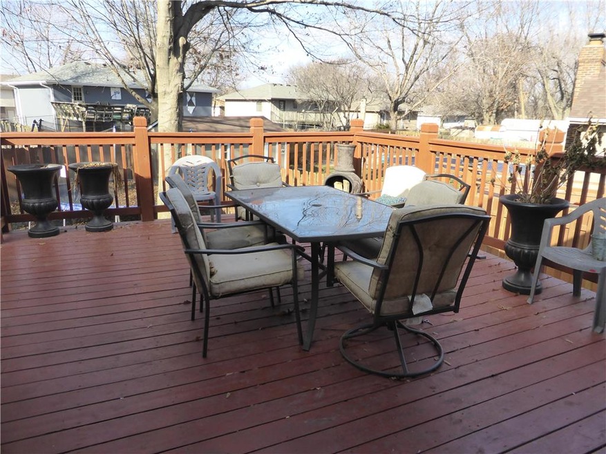 2306 S Harding St, Oak Grove, MO 64075 - photo 1