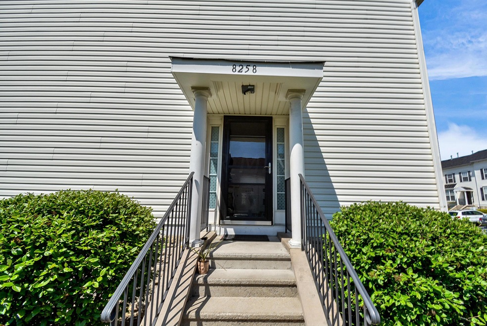 8258 DEERING OAKS DR BLACKLICK OH 43004-