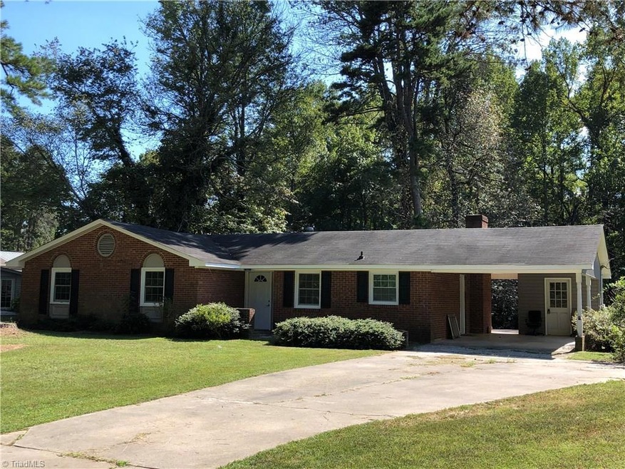 7309 Davis Country Rd, Randleman, NC 27317 - photo 1