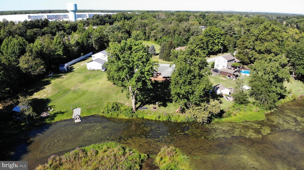 32 Laytons Lake Dr, Penns Grove, NJ 08069 - photo 1