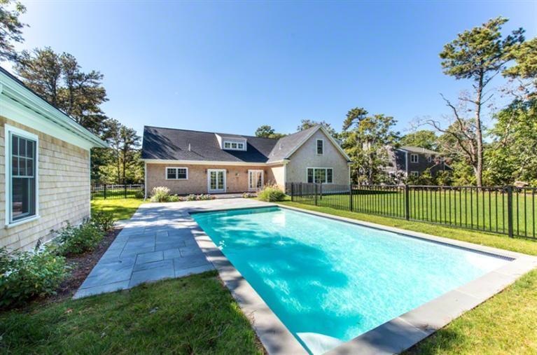 25 Vickers St, Edgartown, MA 02539 - photo 1