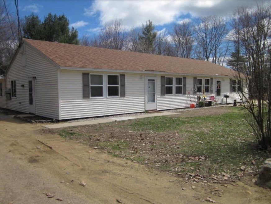 25 Norway Plains Rd, Rochester, NH 03868 - photo 1