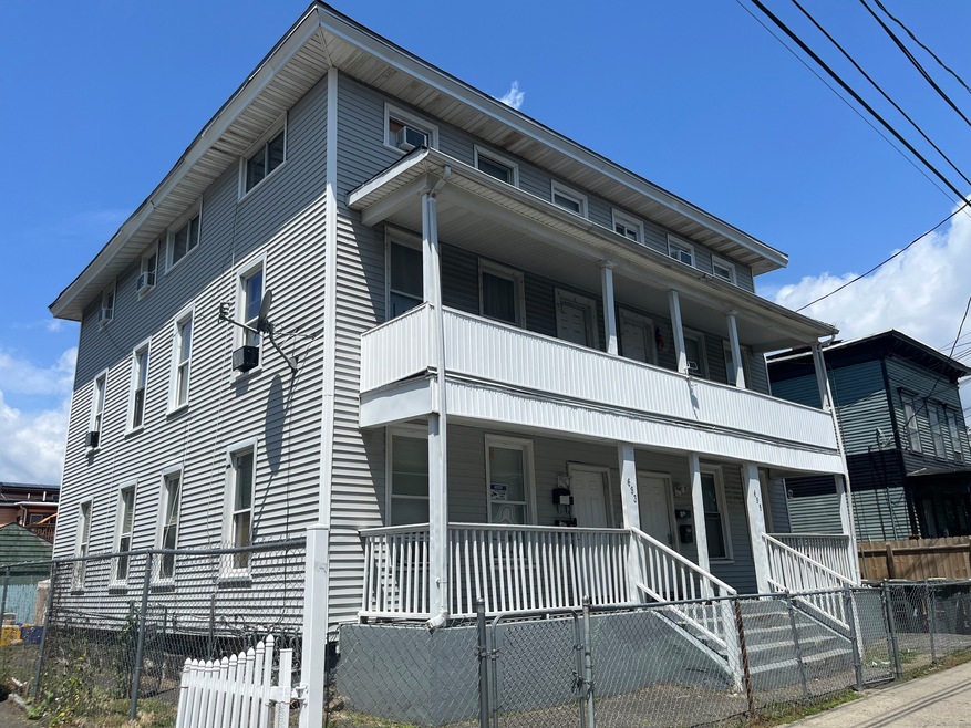 695 Kossuth St, Bridgeport, CT 06608 - photo 1