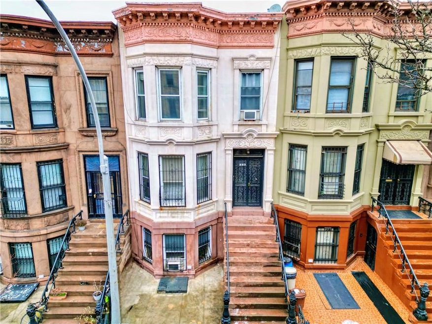 Sold $1,450,000 • Co-Listing Agent