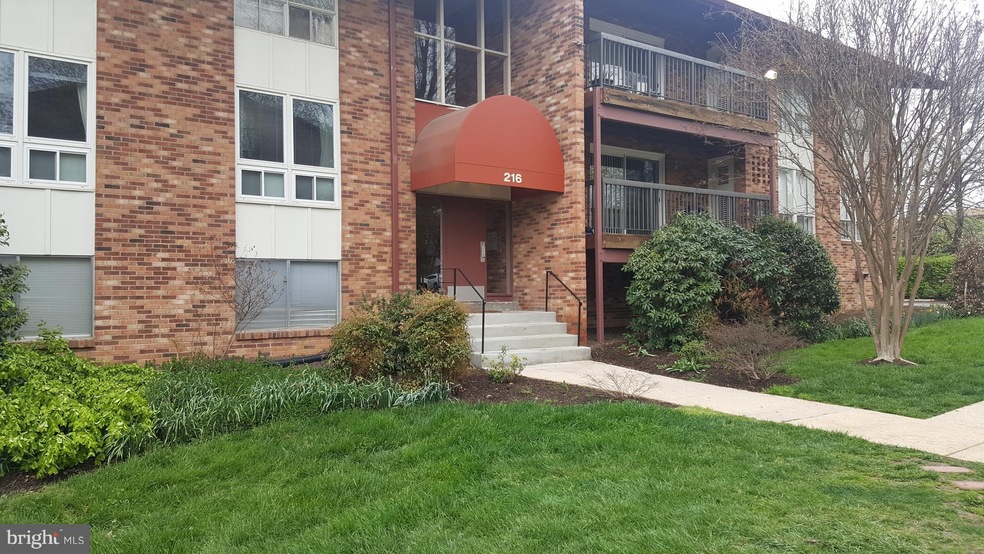 216 Park Terrace Ct SE unit 94, Vienna, VA 22180 - photo 1