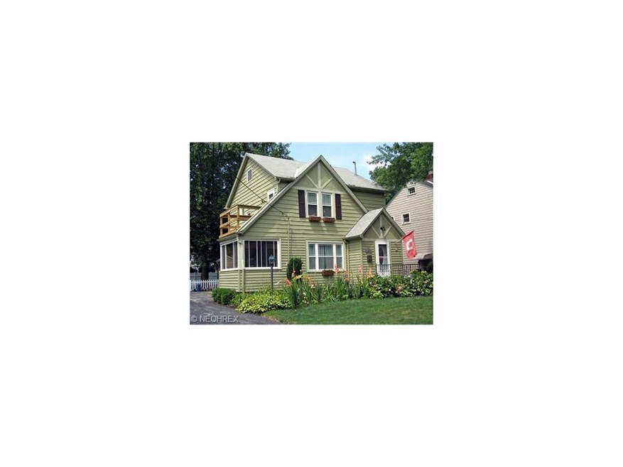 Welcome to this charming Fairview colonial!