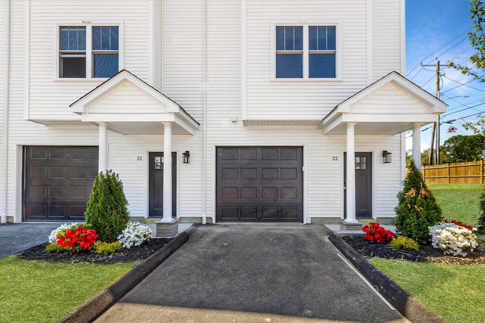 Pending $419,999 • Co-Listing Agent