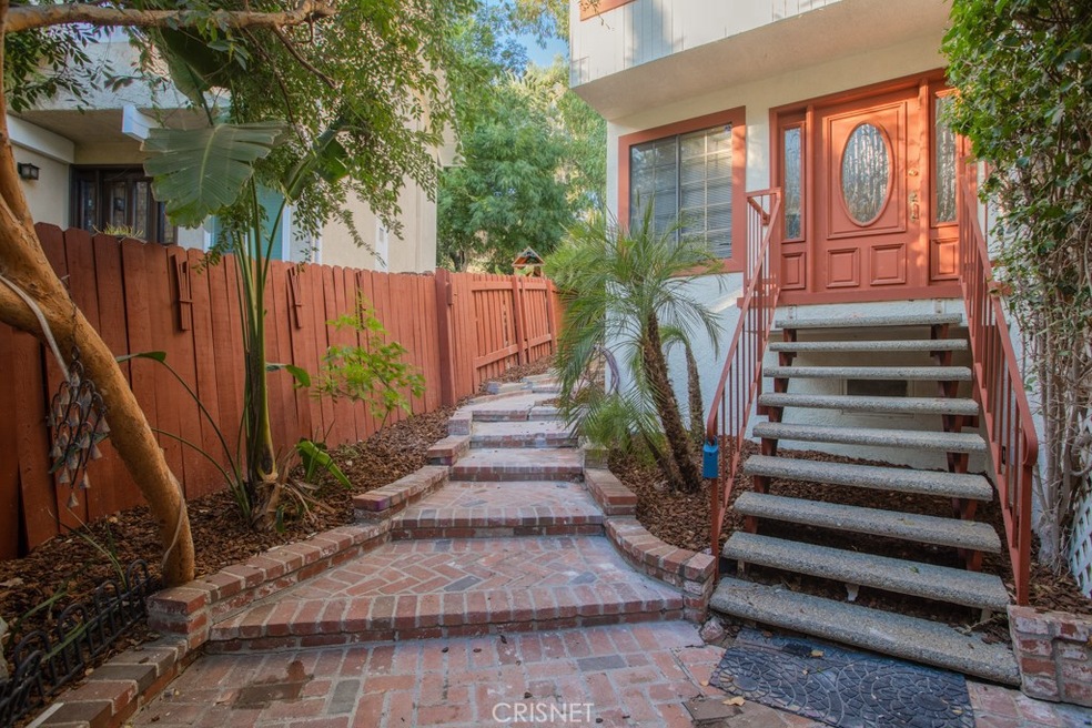 21805 Providencia St, Woodland Hills, CA 91364 - photo 1