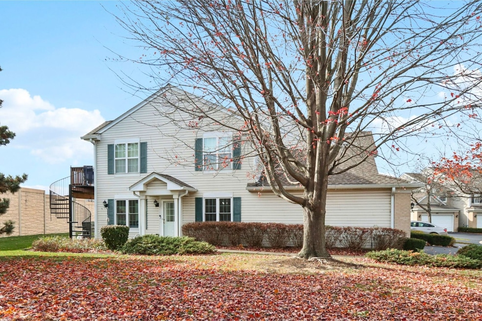 1279 Merrimack Ct, Crystal Lake, IL 60014 - photo 1