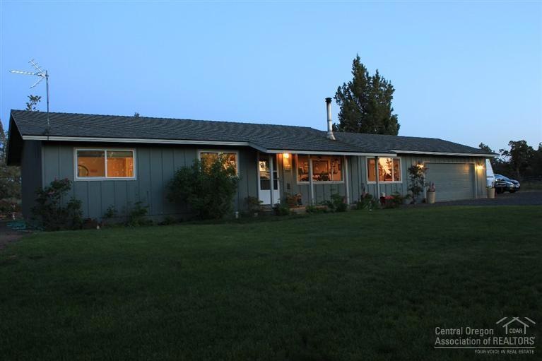 22915 Lariat Ln, Bend, OR 97701 - photo 1