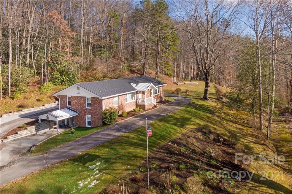 300 Centerway Dr, Hendersonville, NC 28792 - photo 1