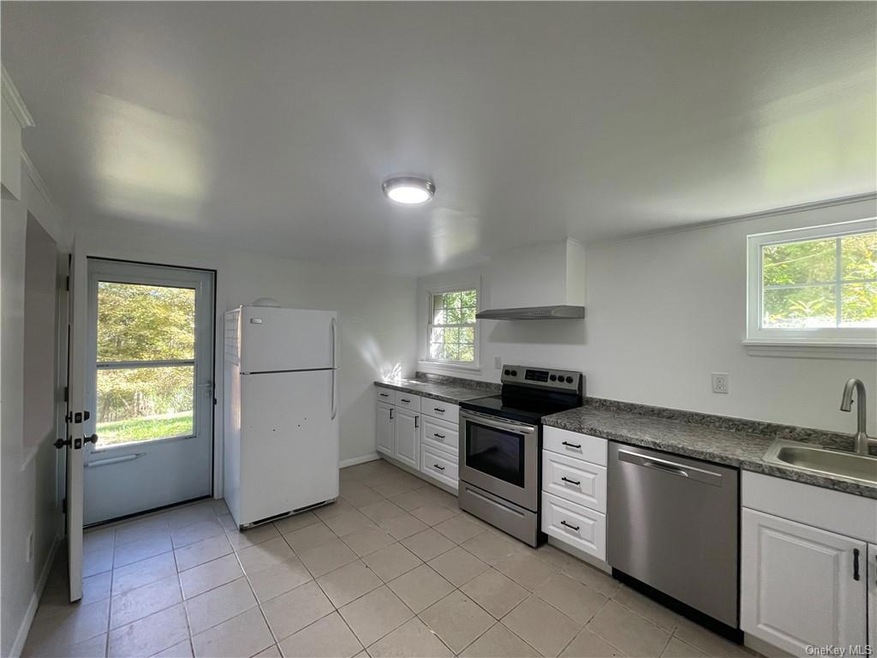 1822 Morris Ln, Mohegan Lake, NY 10547 - photo 1