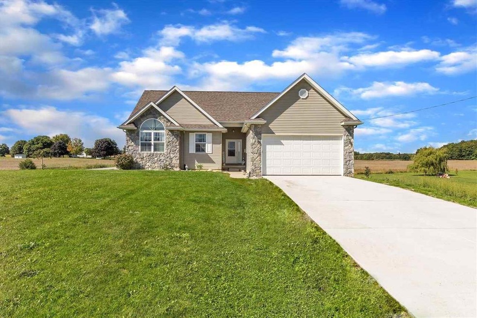 1516 S Cummings Rd, Davison, MI 48423 - photo 1