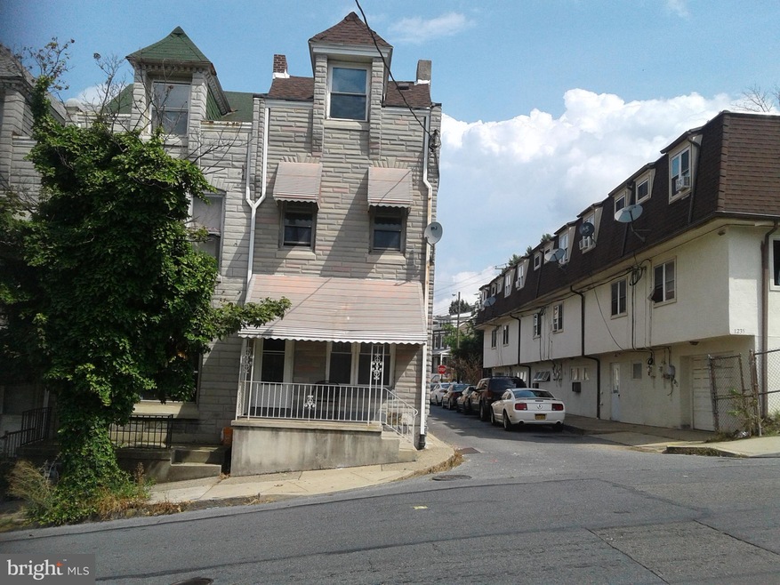 1233 Elm St, Reading, PA 19604 - photo 1