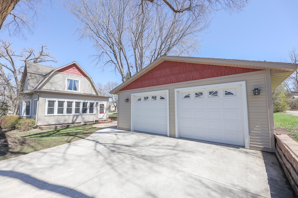 Sold $256,000