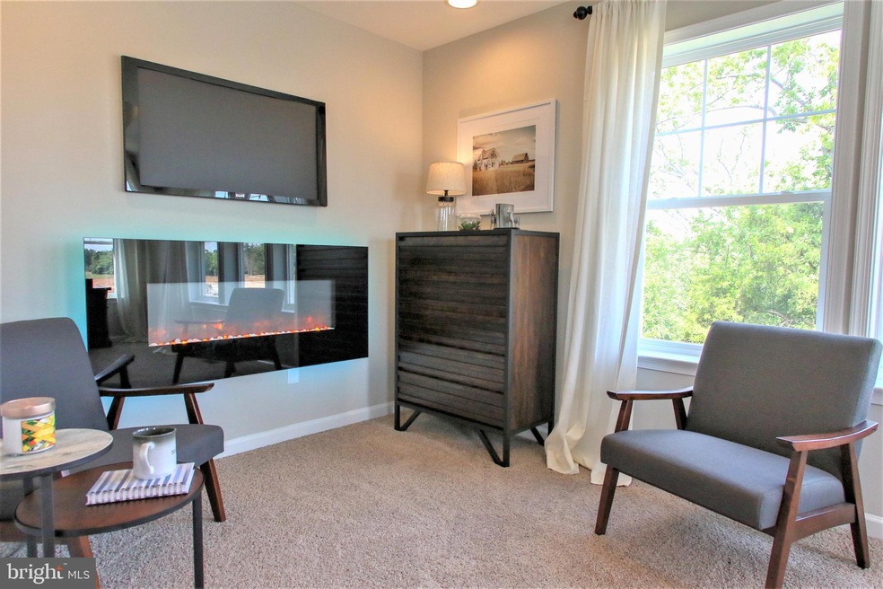 75 Colchester Ct, Bunker Hill, WV 25413 - photo 1