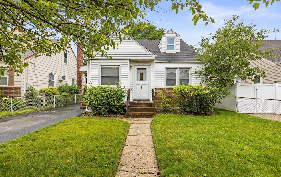 243 Ivy St, West Hempstead, NY 11552 - photo 1