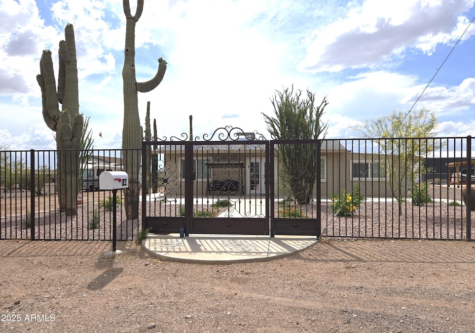 144 N Cactus Rd