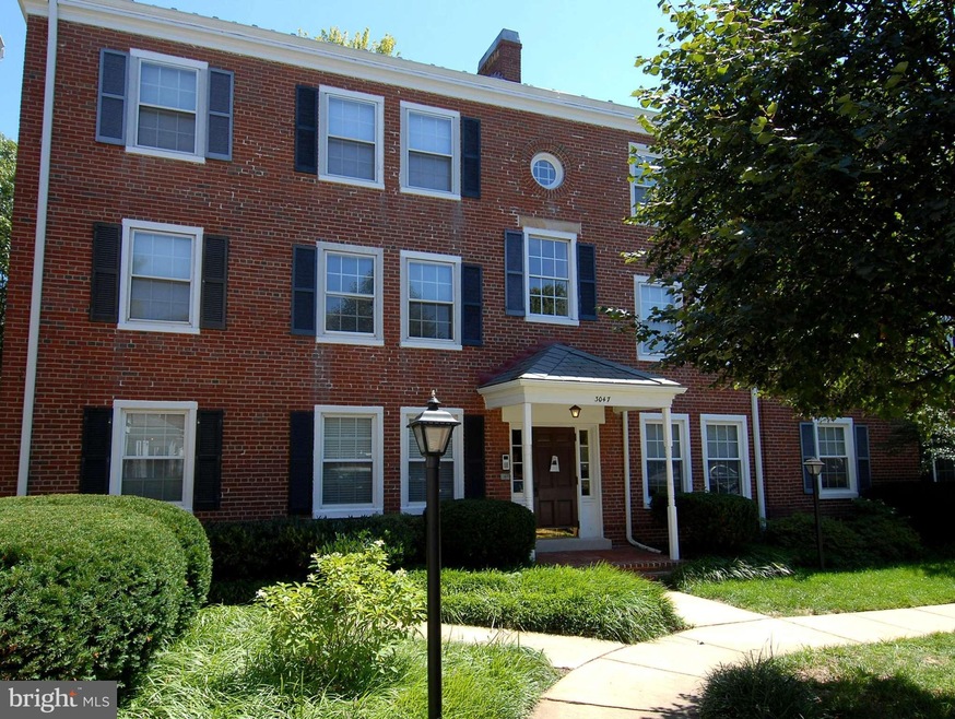 3047 S Buchanan St unit A1, Arlington, VA 22206 - photo 1