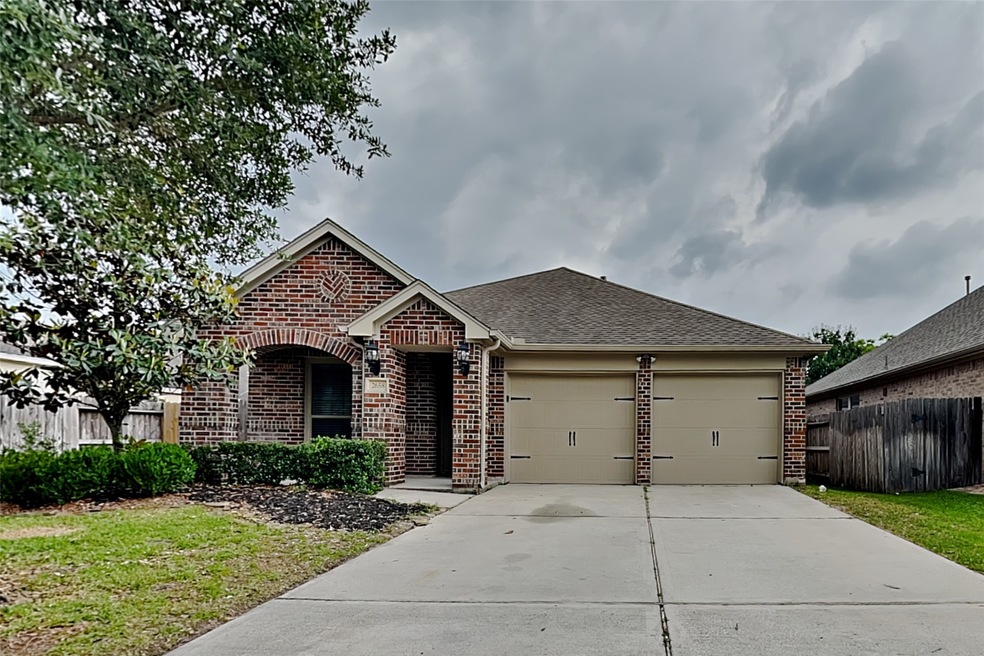 2658 Imperial Crossing Dr, Conroe, TX 77385 - photo 1