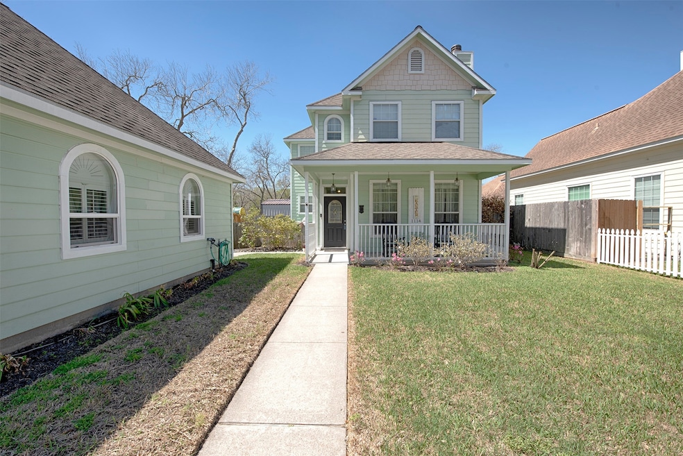 1114 S Hood St, Alvin, TX 77511 - photo 1