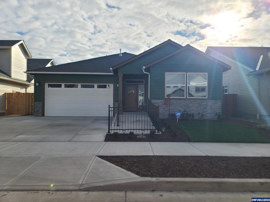 1023 Hickory St, Independence, OR 97351 - photo 1