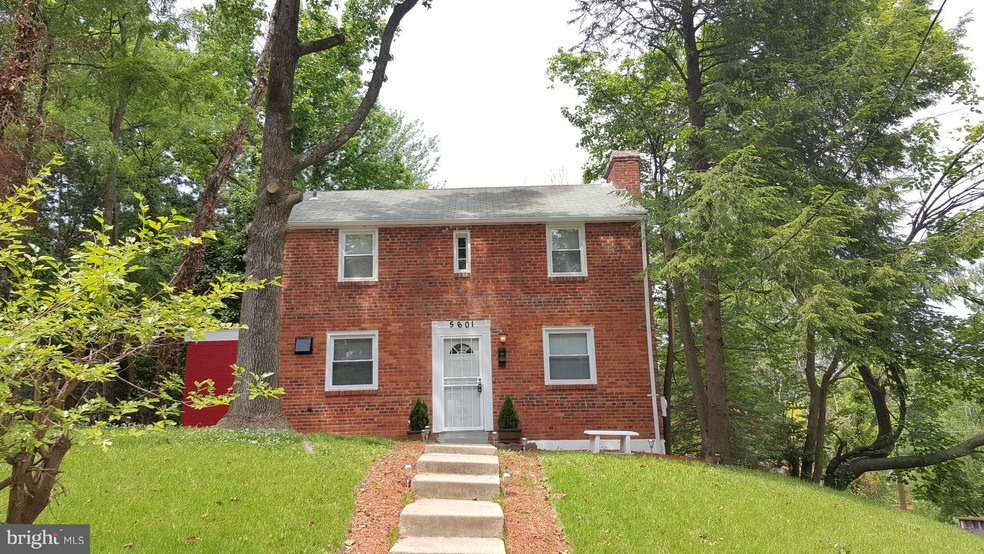 5601 Miles Dr, Oxon Hill, MD 20745 - photo 1